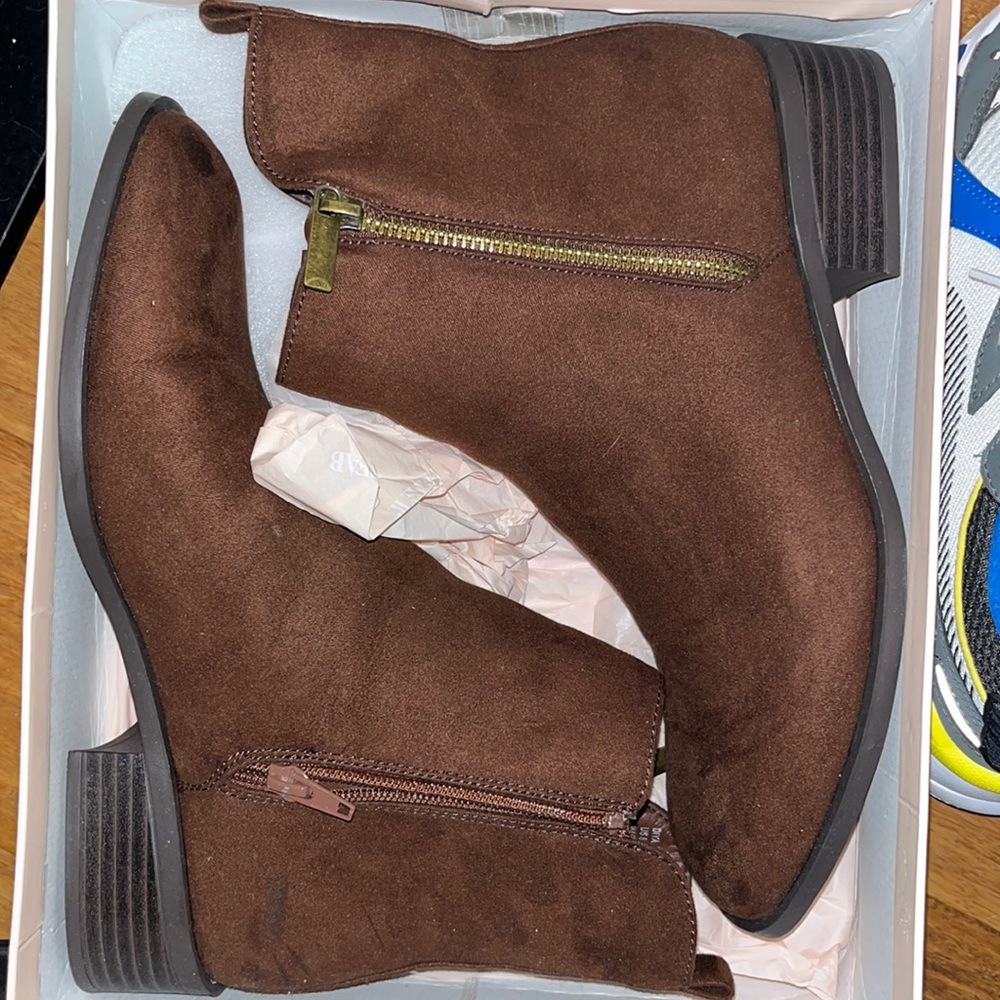 Chocolate booties